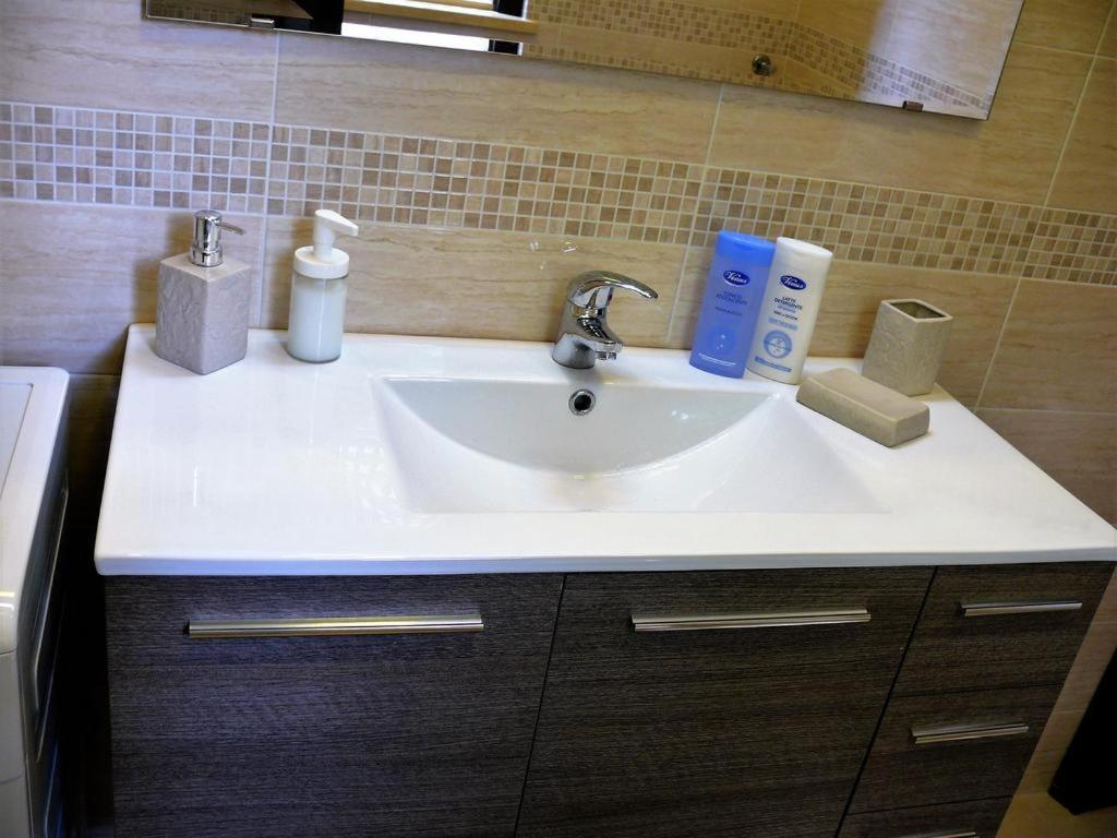 Rm Apartment Messina Buitenkant foto